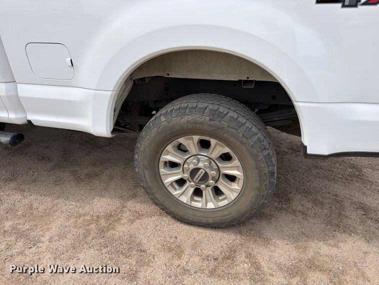 image for item EP7835 2022 Ford F250 Super Duty XLT Ext. Cab pickup truck