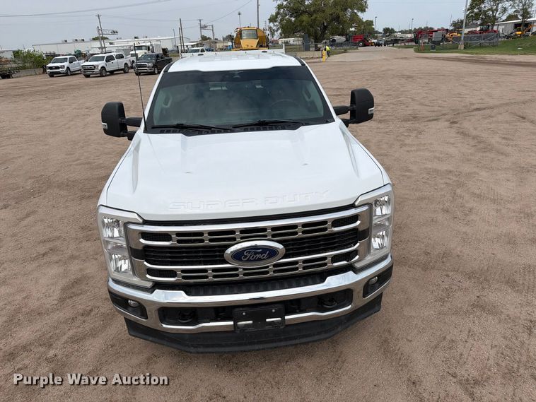 image for item EP7836 2023 Ford F250 Super Duty XLT Crew Cab pickup truck