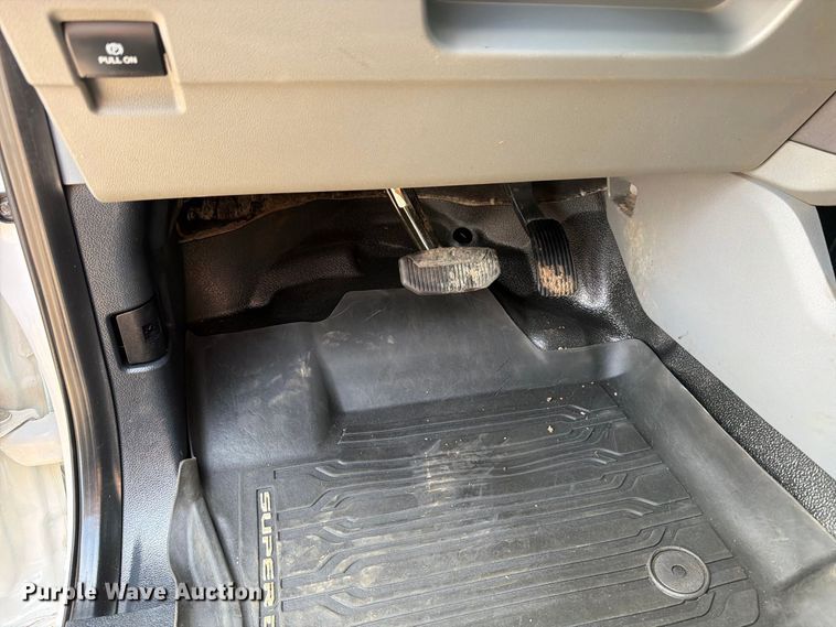 image for item EP7836 2023 Ford F250 Super Duty XLT Crew Cab pickup truck