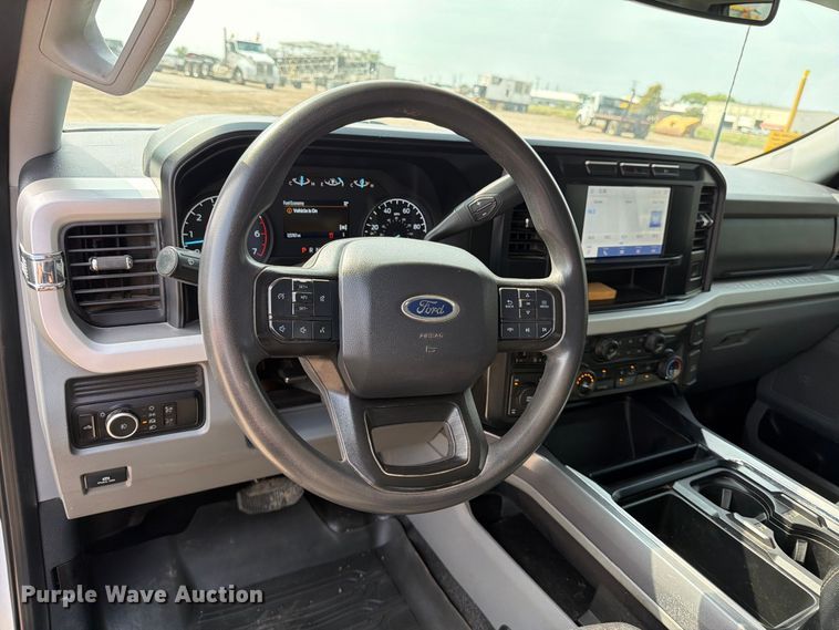 image for item EP7836 2023 Ford F250 Super Duty XLT Crew Cab pickup truck
