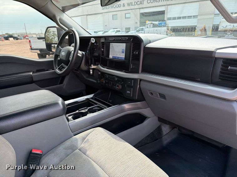 image for item EP7836 2023 Ford F250 Super Duty XLT Crew Cab pickup truck