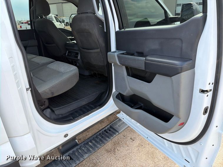 image for item EP7836 2023 Ford F250 Super Duty XLT Crew Cab pickup truck