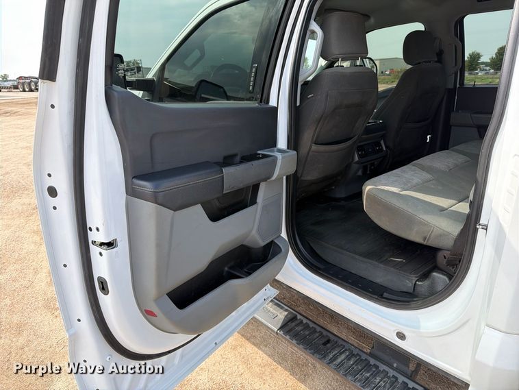 image for item EP7836 2023 Ford F250 Super Duty XLT Crew Cab pickup truck