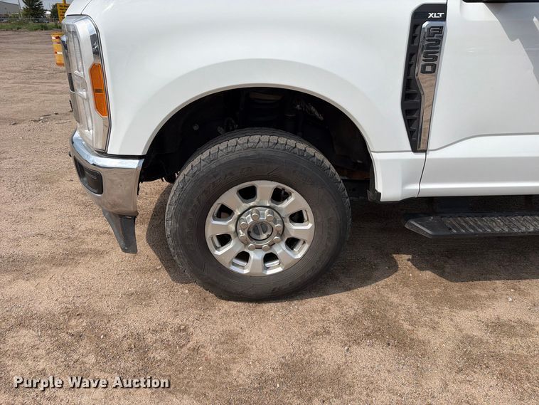 image for item EP7836 2023 Ford F250 Super Duty XLT Crew Cab pickup truck