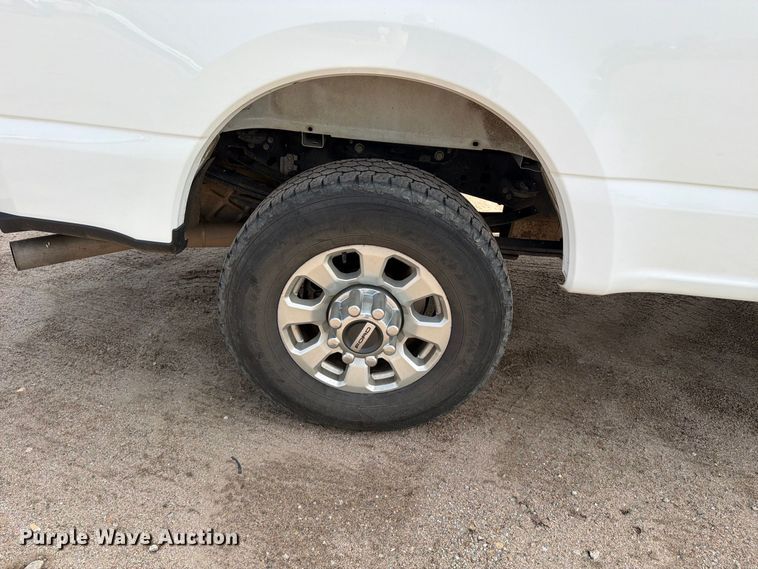 image for item EP7836 2023 Ford F250 Super Duty XLT Crew Cab pickup truck