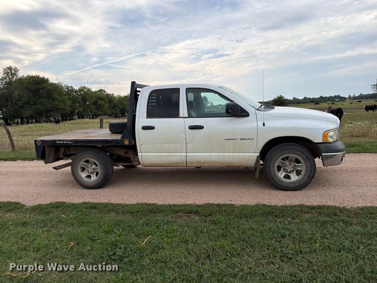 image for item EP7847 2003 Dodge Ram 1500 Crew Cab flatbed pickup truck