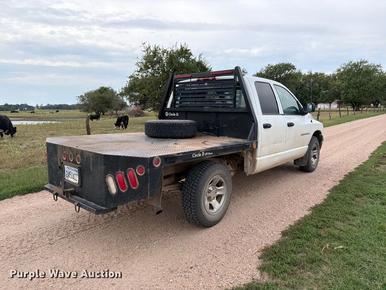 image for item EP7847 2003 Dodge Ram 1500 Crew Cab flatbed pickup truck