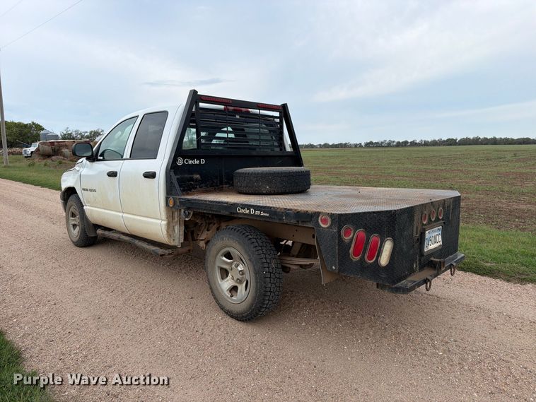 image for item EP7847 2003 Dodge Ram 1500 Crew Cab flatbed pickup truck