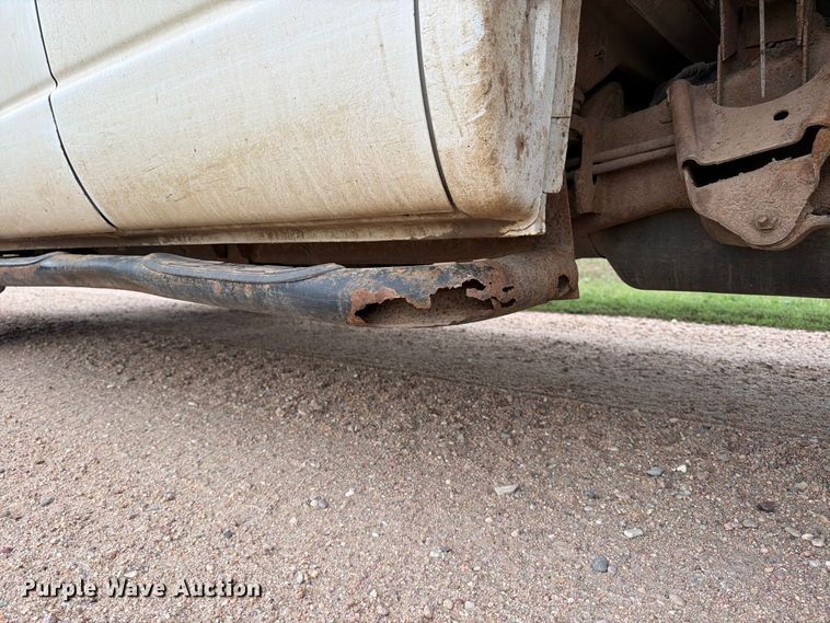 image for item EP7847 2003 Dodge Ram 1500 Crew Cab flatbed pickup truck