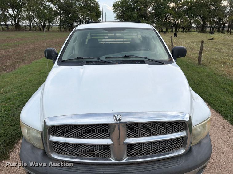 image for item EP7847 2003 Dodge Ram 1500 Crew Cab flatbed pickup truck