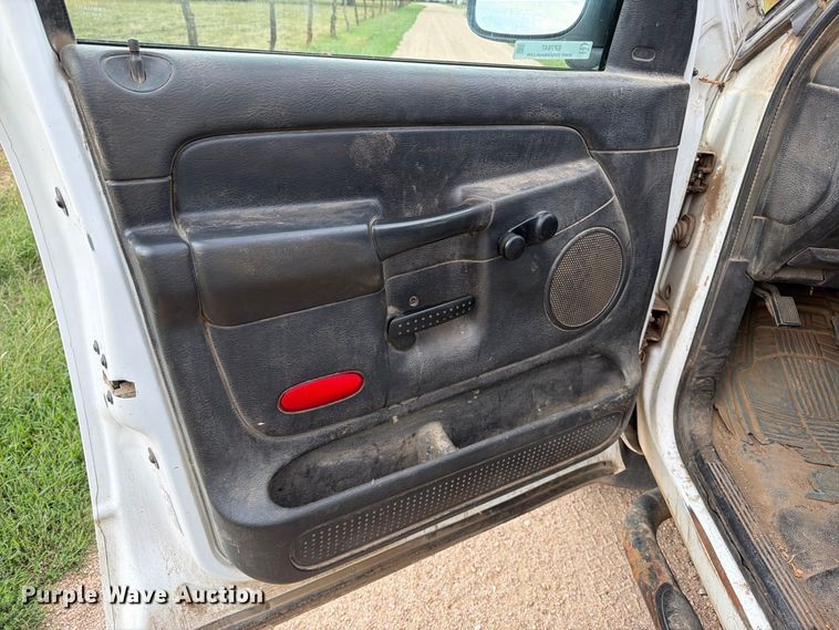 image for item EP7847 2003 Dodge Ram 1500 Crew Cab flatbed pickup truck