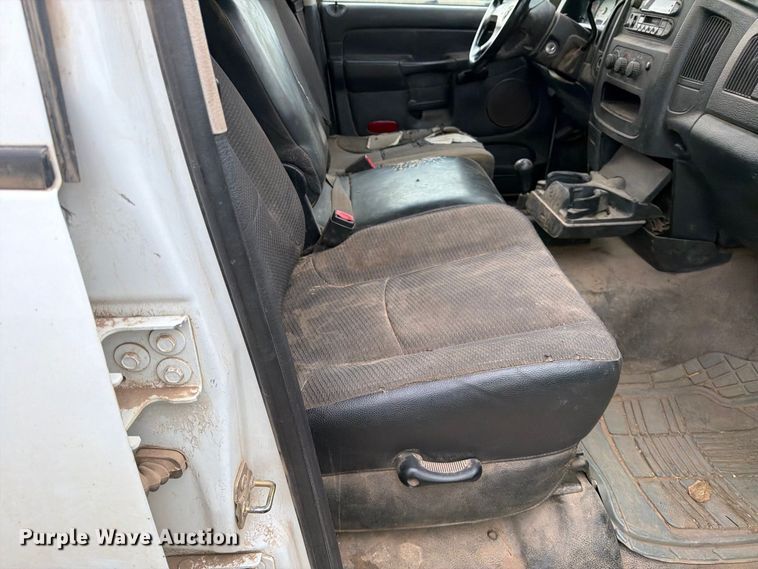 image for item EP7847 2003 Dodge Ram 1500 Crew Cab flatbed pickup truck