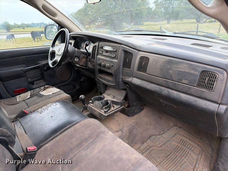 image for item EP7847 2003 Dodge Ram 1500 Crew Cab flatbed pickup truck