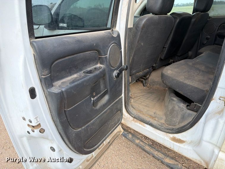 image for item EP7847 2003 Dodge Ram 1500 Crew Cab flatbed pickup truck