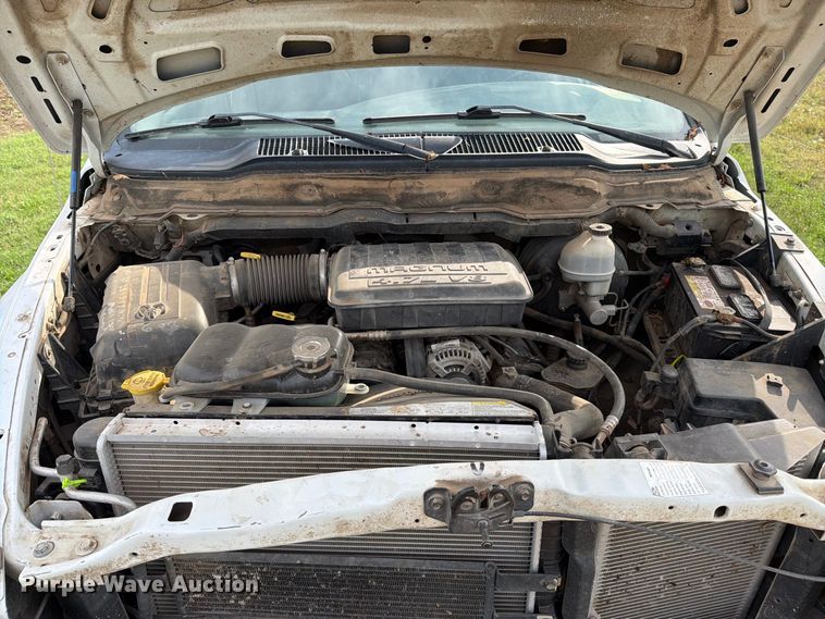 image for item EP7847 2003 Dodge Ram 1500 Crew Cab flatbed pickup truck