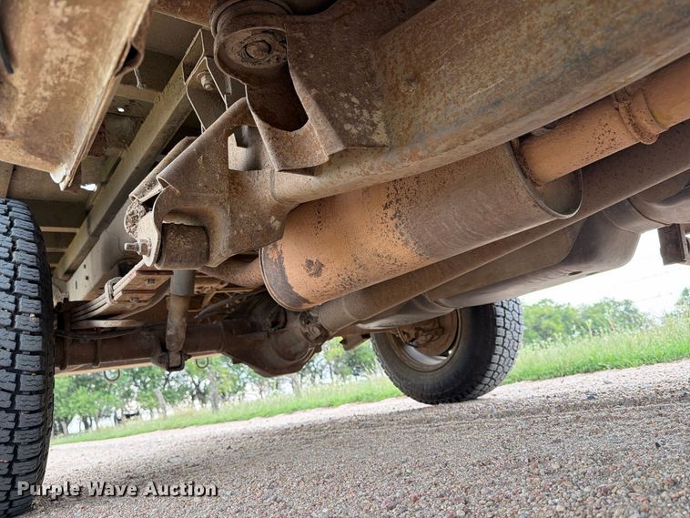 image for item EP7847 2003 Dodge Ram 1500 Crew Cab flatbed pickup truck