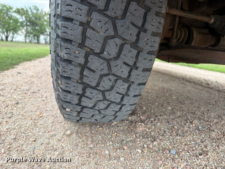 image for item EP7847 2003 Dodge Ram 1500 Crew Cab flatbed pickup truck