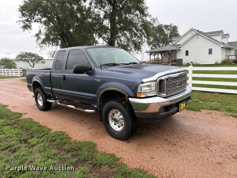image for item EP7849 2004 Ford F250 Super Duty XLT Ext. Cab pickup truck