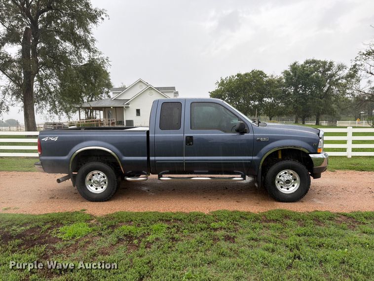 image for item EP7849 2004 Ford F250 Super Duty XLT Ext. Cab pickup truck