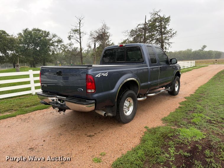 image for item EP7849 2004 Ford F250 Super Duty XLT Ext. Cab pickup truck