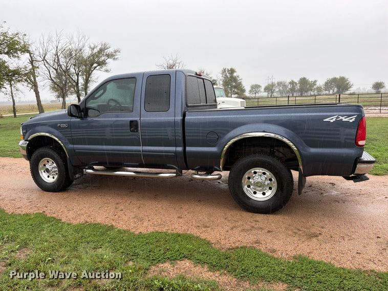 image for item EP7849 2004 Ford F250 Super Duty XLT Ext. Cab pickup truck