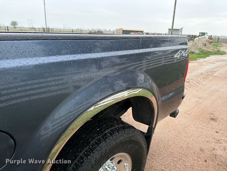 image for item EP7849 2004 Ford F250 Super Duty XLT Ext. Cab pickup truck