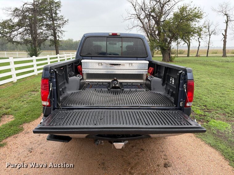 image for item EP7849 2004 Ford F250 Super Duty XLT Ext. Cab pickup truck