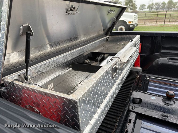 image for item EP7849 2004 Ford F250 Super Duty XLT Ext. Cab pickup truck