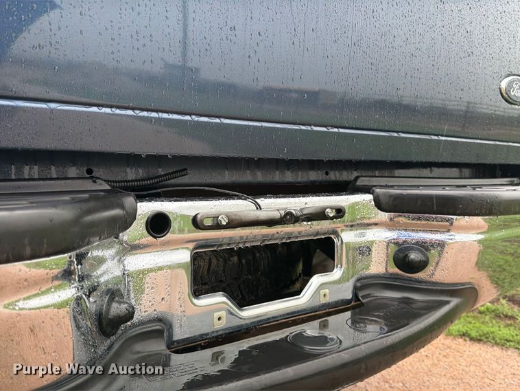 image for item EP7849 2004 Ford F250 Super Duty XLT Ext. Cab pickup truck