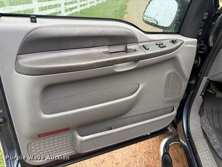 image for item EP7849 2004 Ford F250 Super Duty XLT Ext. Cab pickup truck