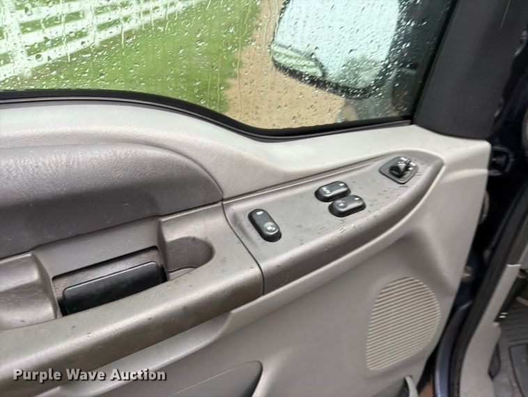 image for item EP7849 2004 Ford F250 Super Duty XLT Ext. Cab pickup truck