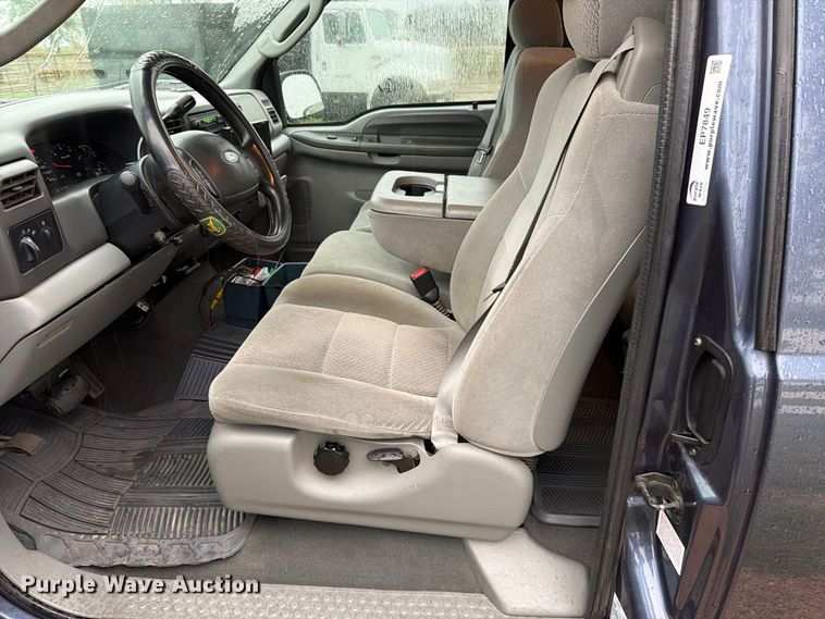 image for item EP7849 2004 Ford F250 Super Duty XLT Ext. Cab pickup truck