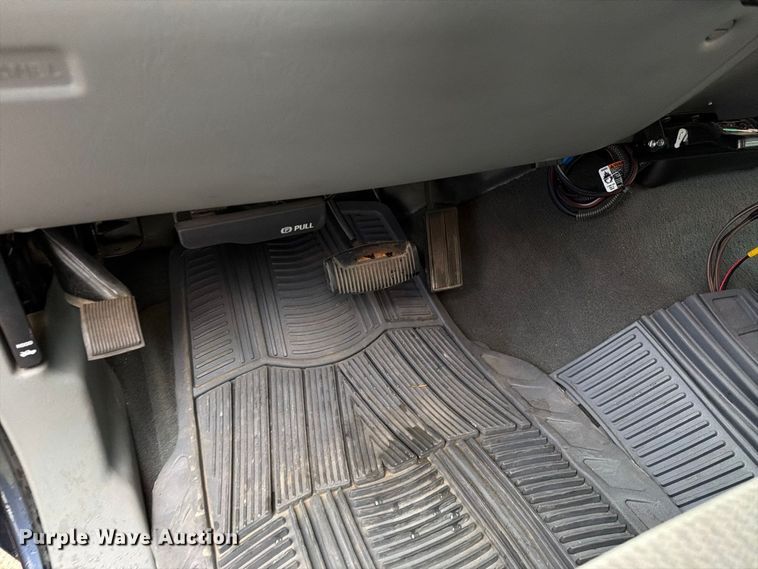 image for item EP7849 2004 Ford F250 Super Duty XLT Ext. Cab pickup truck