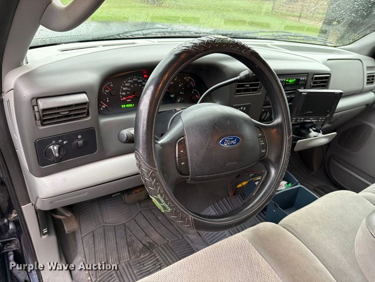 image for item EP7849 2004 Ford F250 Super Duty XLT Ext. Cab pickup truck