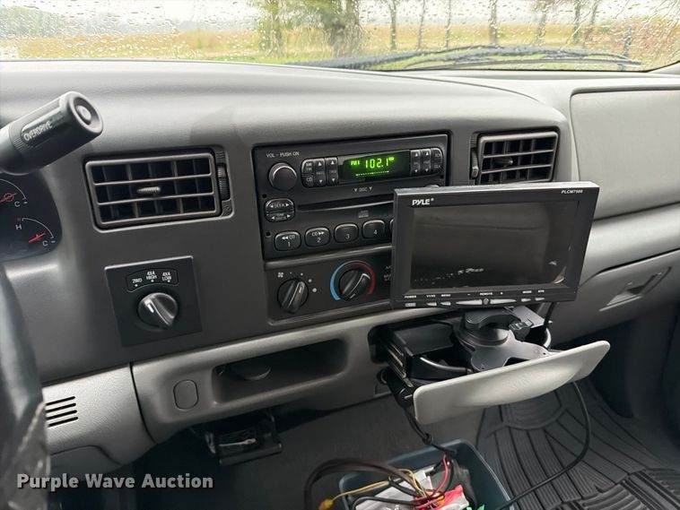 image for item EP7849 2004 Ford F250 Super Duty XLT Ext. Cab pickup truck