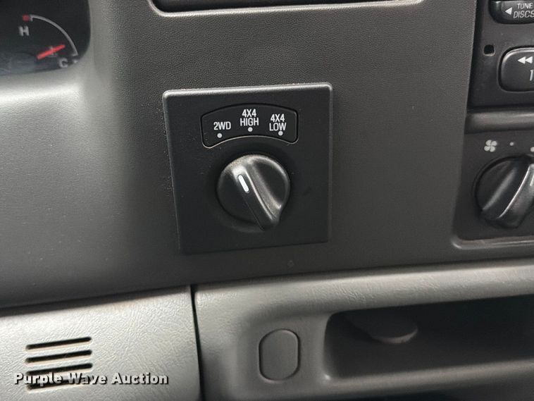 image for item EP7849 2004 Ford F250 Super Duty XLT Ext. Cab pickup truck