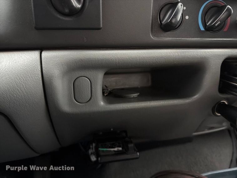 image for item EP7849 2004 Ford F250 Super Duty XLT Ext. Cab pickup truck