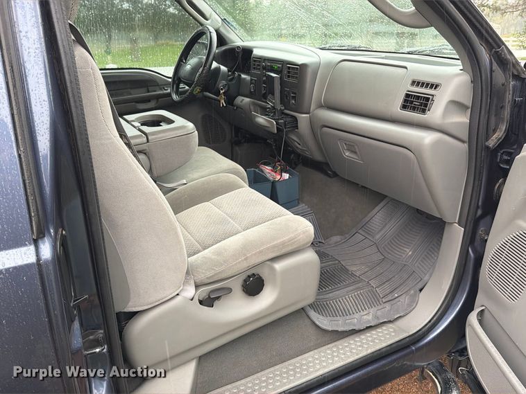 image for item EP7849 2004 Ford F250 Super Duty XLT Ext. Cab pickup truck