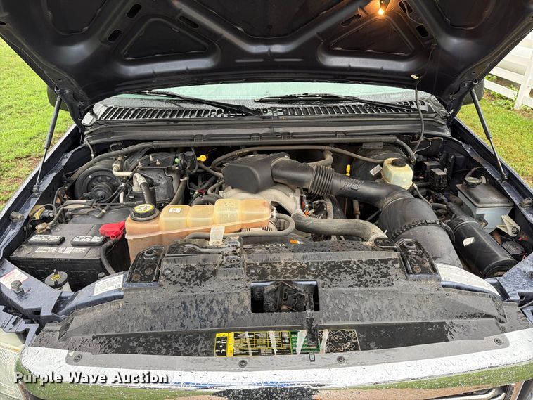 image for item EP7849 2004 Ford F250 Super Duty XLT Ext. Cab pickup truck