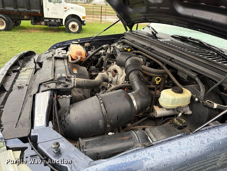 image for item EP7849 2004 Ford F250 Super Duty XLT Ext. Cab pickup truck
