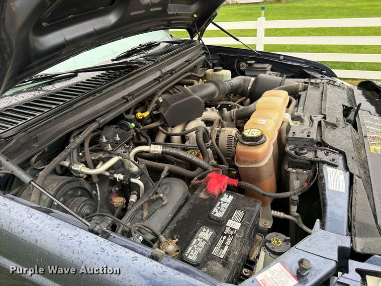 image for item EP7849 2004 Ford F250 Super Duty XLT Ext. Cab pickup truck