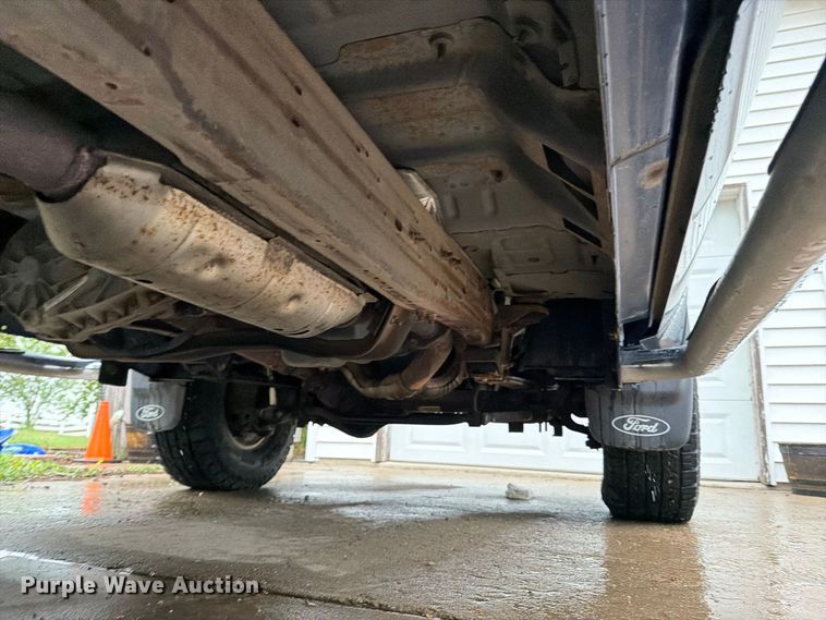 image for item EP7849 2004 Ford F250 Super Duty XLT Ext. Cab pickup truck