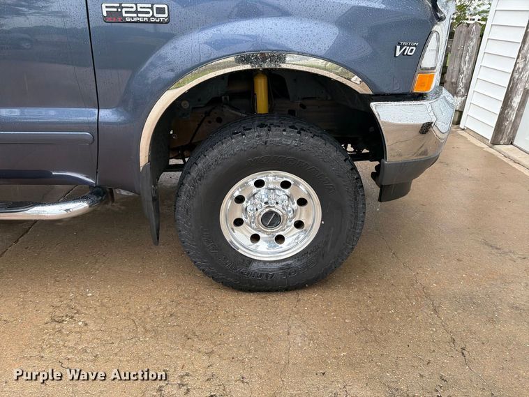 image for item EP7849 2004 Ford F250 Super Duty XLT Ext. Cab pickup truck