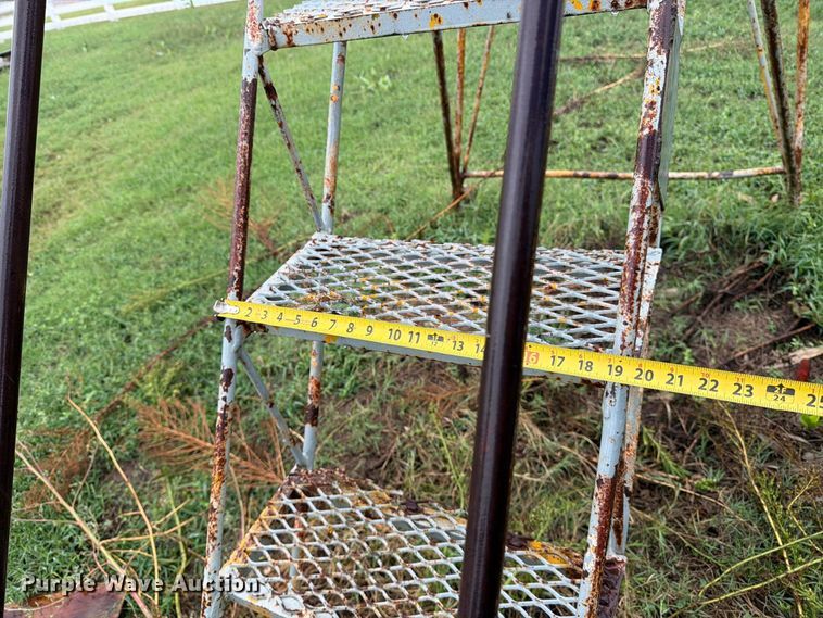 image for item EP7850 Rolling metal stairs