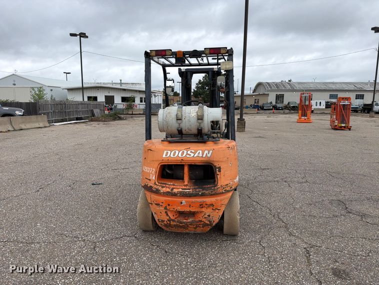 image for item EP7859 2010 Doosan G25E-5 forklift