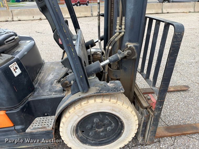 image for item EP7859 2010 Doosan G25E-5 forklift