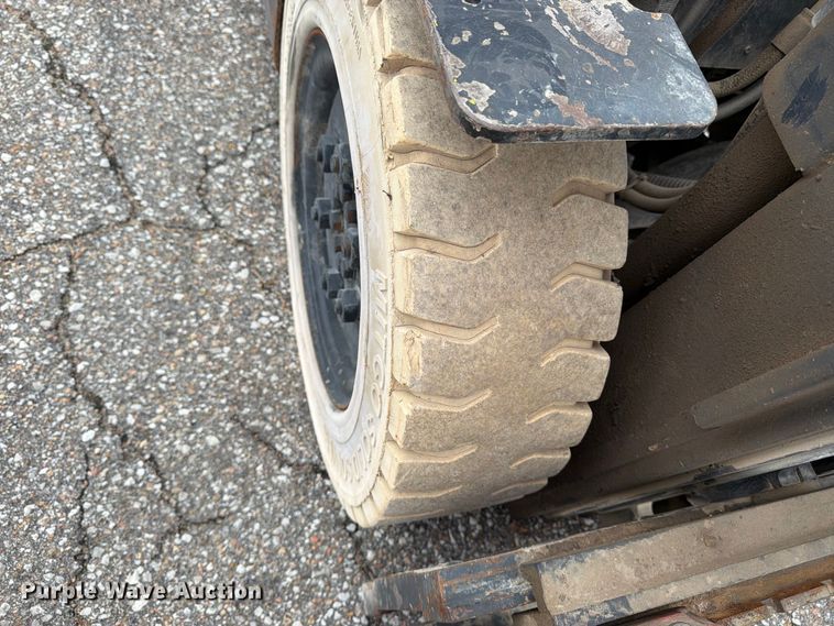 image for item EP7859 2010 Doosan G25E-5 forklift