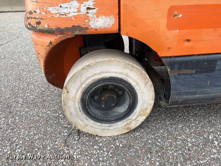 image for item EP7859 2010 Doosan G25E-5 forklift