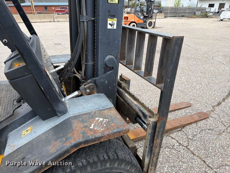 image for item EP7860 1999 Yale GP110MJNGBE099 forklift