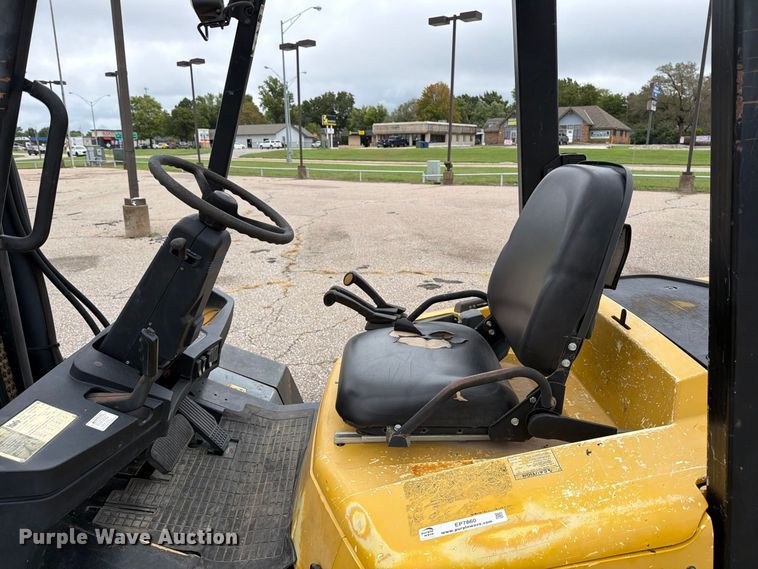 image for item EP7860 1999 Yale GP110MJNGBE099 forklift